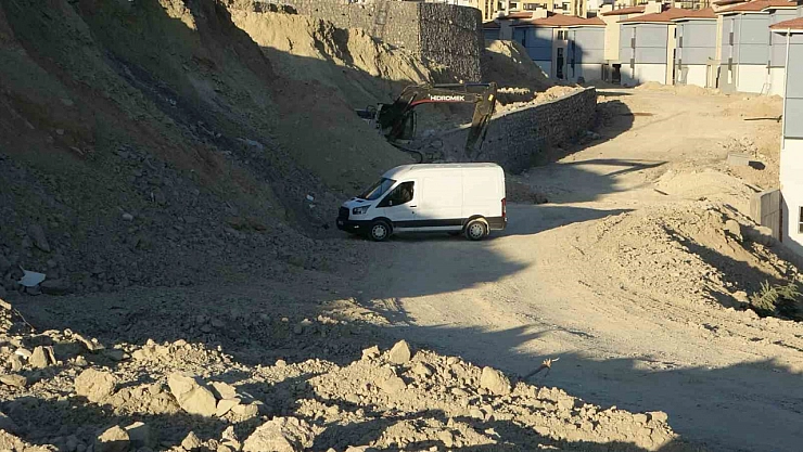 Malatya'da Şantiye Alanında Top Mermisi Paniği