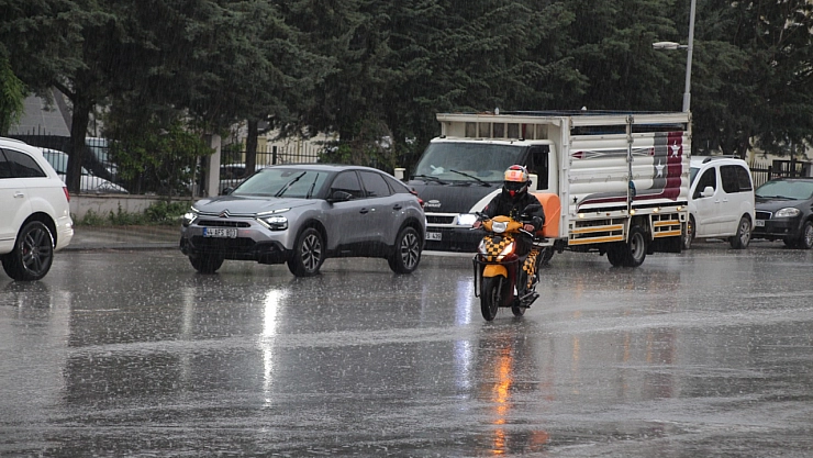 Malatya'da sıcak başlayıp yağışla bitecek bir gün daha!