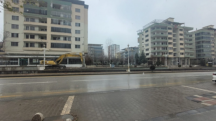 Malatya'da tartışmalı yıkım, ilginç protesto | Cesedimi toplasınlar….!