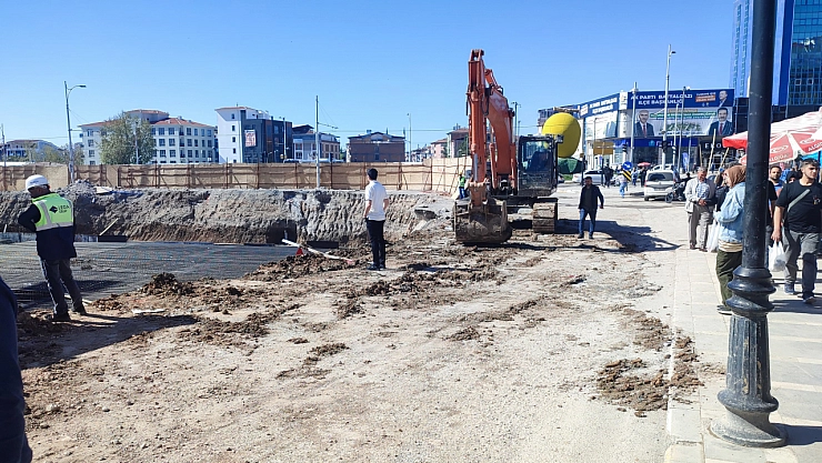 Malatya'da yeni çarşı şantiyesinde göçük! Akpınar trafiğe kapatıldı...
