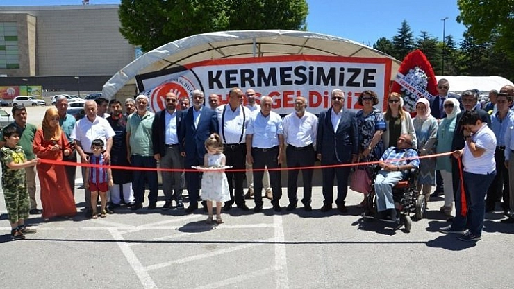Yetim çocuklar yararına kermes
