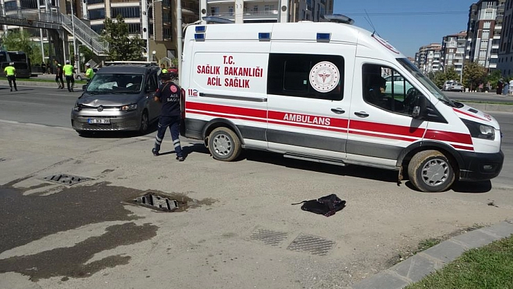 Malatya-Elazığ yolunda feci kaza: Anne ve 2 çocuğa otomobil çarptı