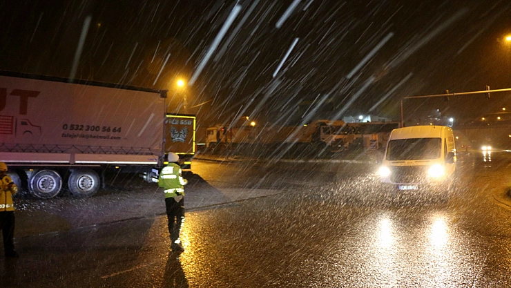 Malatya-Sivas karayolunda ulaşım kontrollü devam ediyor!