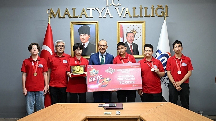 TEKNOFEST şampiyonu Malatyalı öğrencilerden Vali Yavuz'a ziyaret