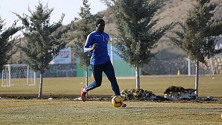 Kamara antrenmanlara başladı 