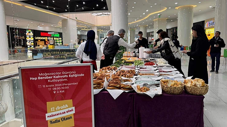 Mardian Mall çalışanlarını kahvaltıda buluşturdu