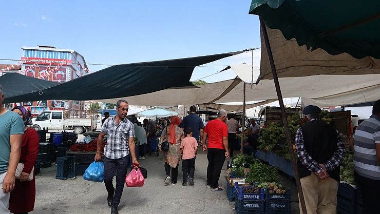 Markette Fiyatı Yüksek Bulan Vatandaşlar Çareyi Pazarda Buldu! Peki Fiyatlar nasıl? İşte Güncel Fiyatlar!