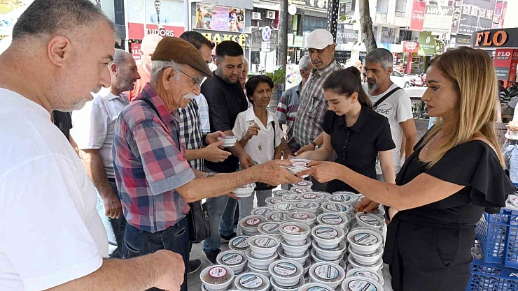 20 bin kişiye aşure ikram edildi