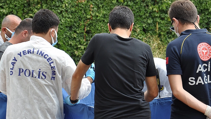 Mezarlıkta bebek cesedi bulundu