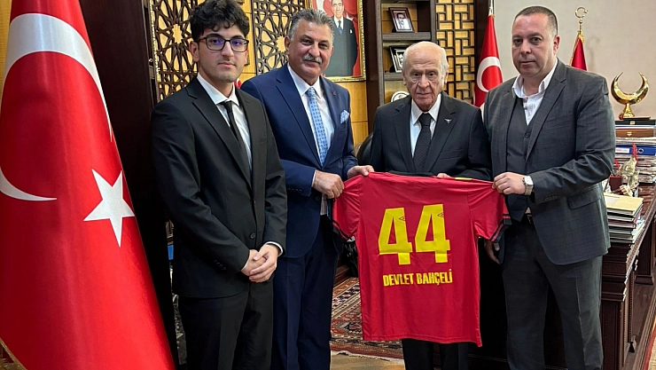 Yeni Malatyaspor'dan Bahçeli'ye forma jestli ziyaret