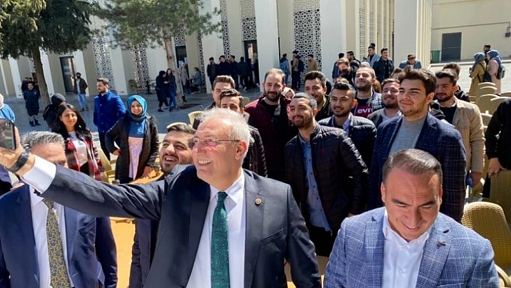 Kahtalı gençlerle buluştu