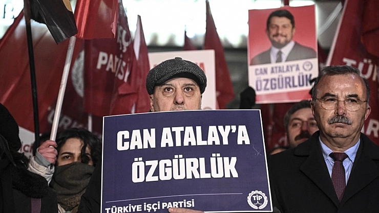 Milletvekilliği düşürüldü, protestolar başladı