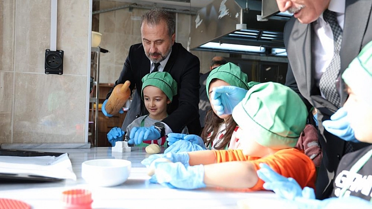 Minik şefler mutfakta yeteneklerini sergiledi