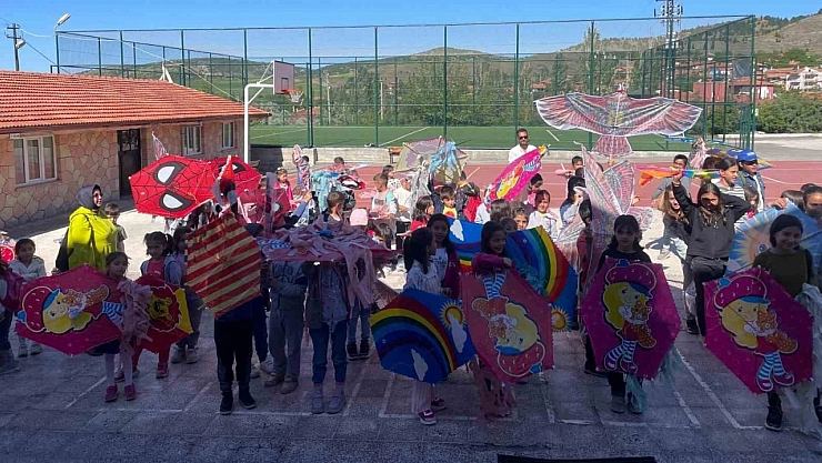 Minikler hayallerini uçurdular