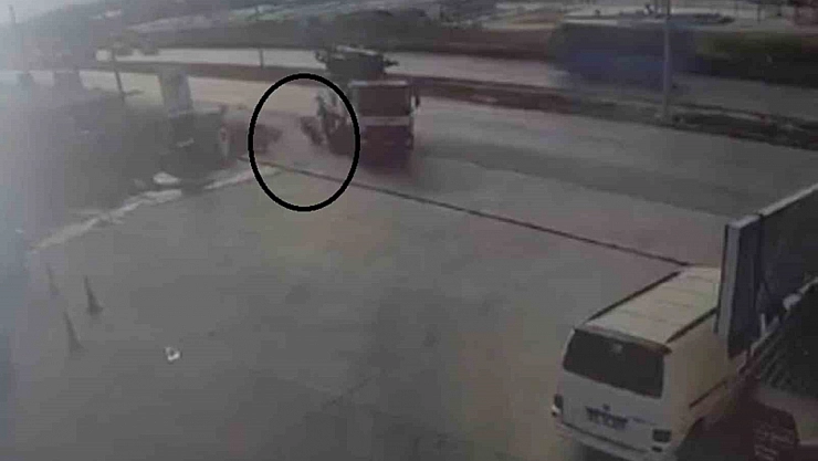 Motosiklet sürücüsünün feci kaza