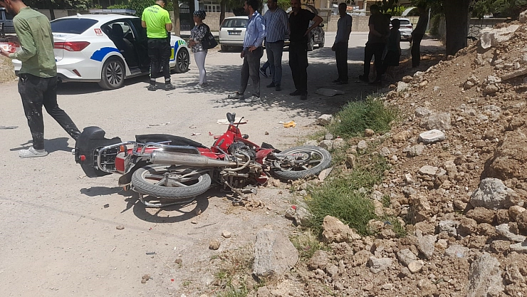 Motosikletle otomobil çarpıştı: 1 yaralı