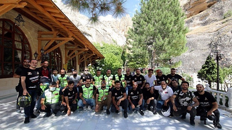 Motosikletli grup Somuncu Baba'da