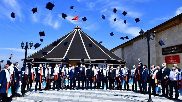 Muhtarlar mezun oldu