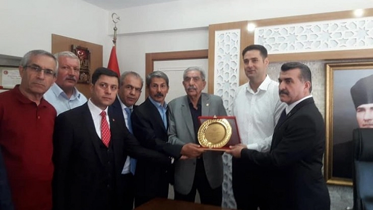 Kaymakam Gülenç'e plaket