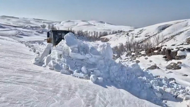 Muş'ta 32 köy yolu ulaşıma açıldı