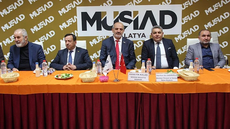 Sadıkoğlu 'Dost Meclisi'nde 