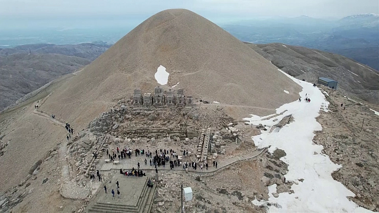 Nemrut Dağı'nda bayram yoğunluğu