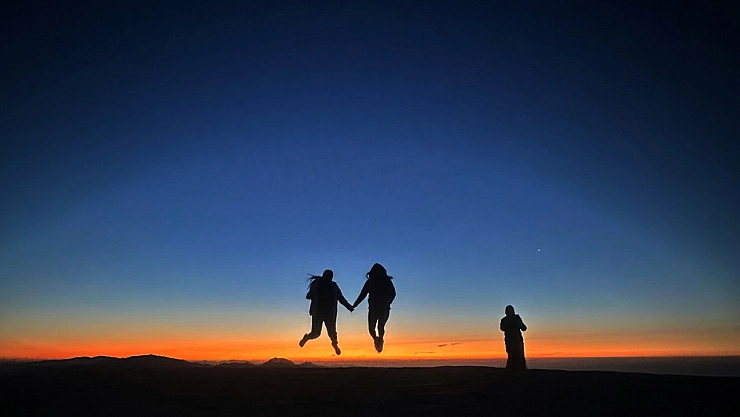 Nemrut Dağı'nda gün doğumu hayran bırakıyor