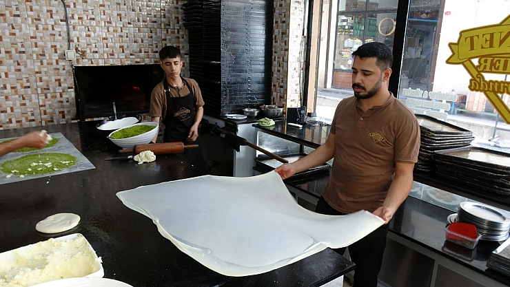 O ile giden turistler katmer yemeden dönmüyor