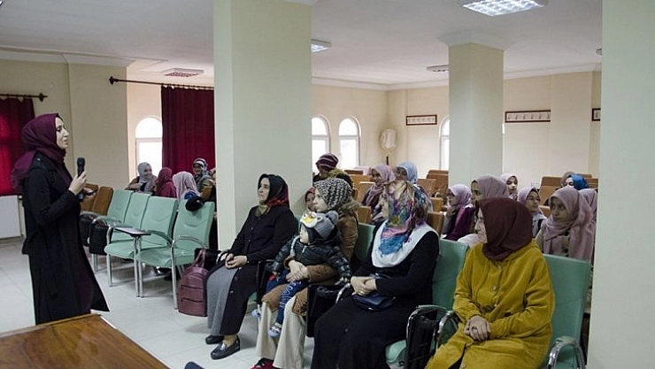 Öğrencilere eğitim semineri