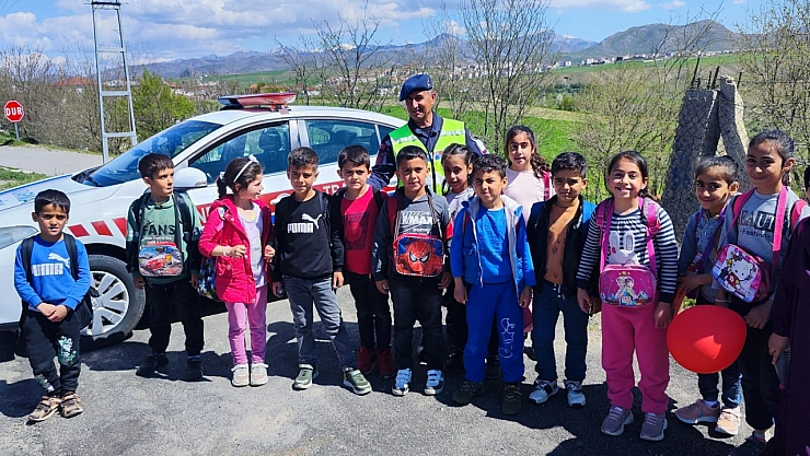 Öğrencilere trafik eğitimi