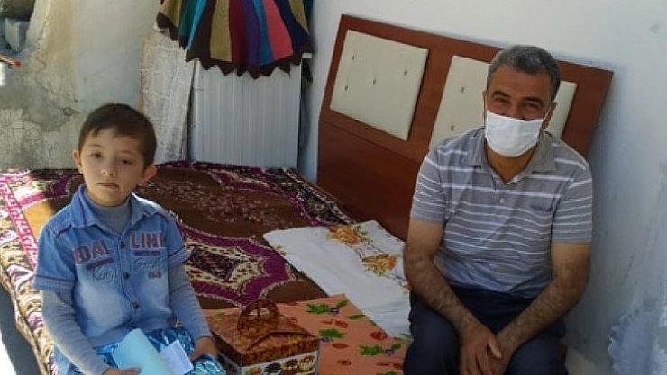 Öğrencilerini unutmadılar