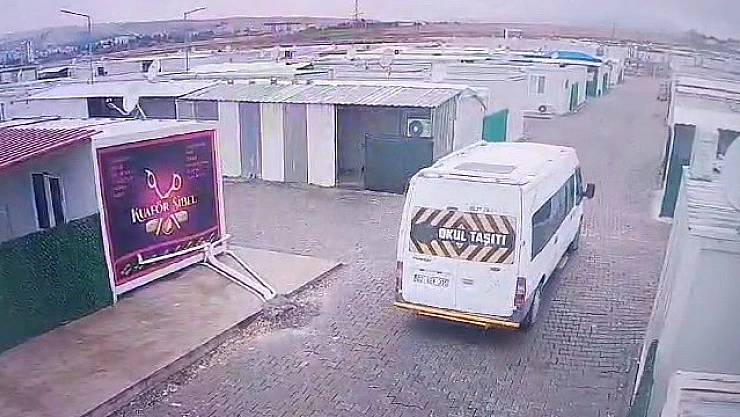 Okul servisiyle klima çaldılar