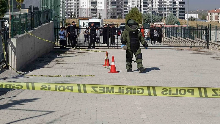 Malatya'da şüpheli paket alarmı: Bomba dediler, fişek çıktı!