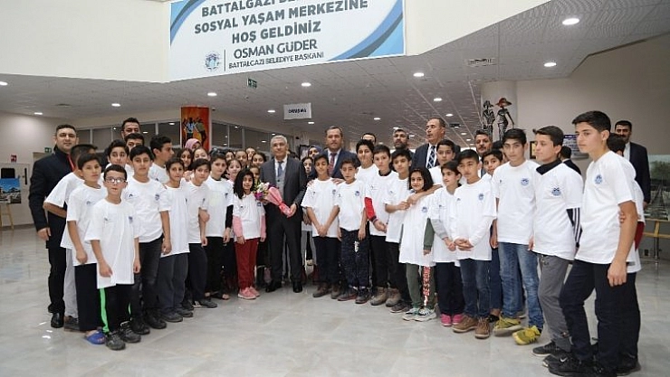 Okuldan Havuza Kulaç At