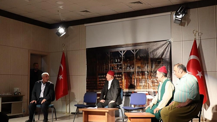 Oltu'nun kurtuluşunda tiyatro gösterisi