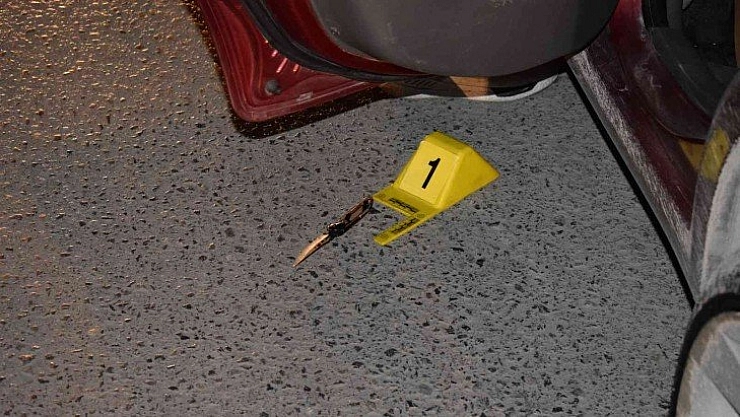 Önce bıçakladı sonra gasp etti