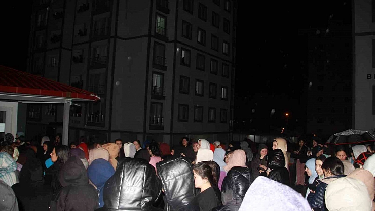 Öğrenciler 'düştüğünü' sanıp panik yaşadı