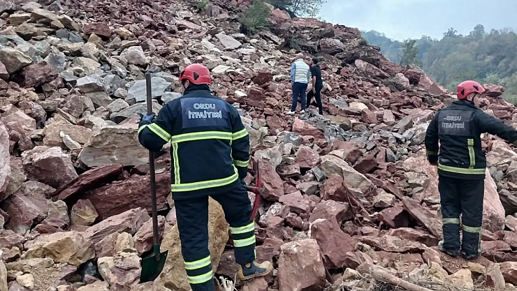 Ordu'da taş ocağında göçük: 2 işçi enkaz altında