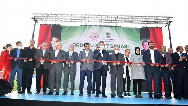 Sentetik çim saha hizmette