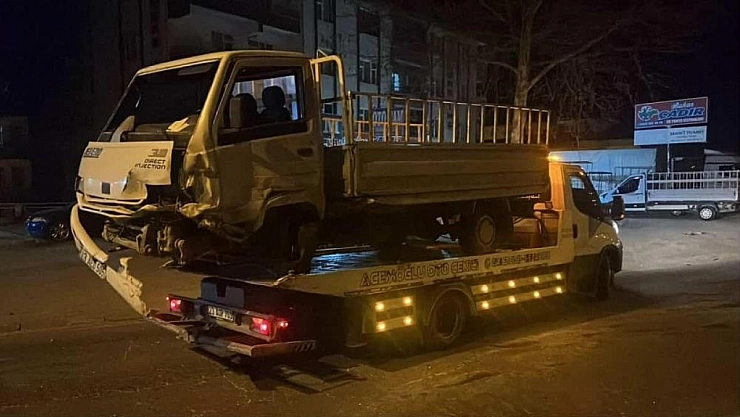 Otomobil ile kamyonet çarpıştı: 1 yaralı