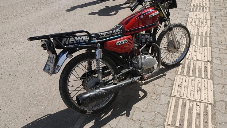 Otomobil ile motosiklet çarpıştı: 2 yaralı