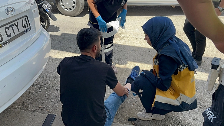 Otomobil ile motosiklet çarpıştı: 1 yaralı