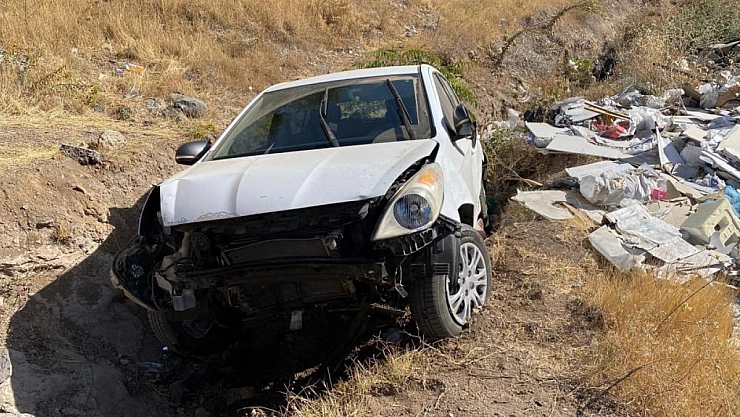 Otomobil şarampole uçtu: 3 yaralı