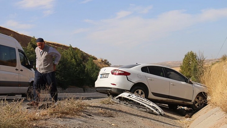 Otomobil şarampole yuvarlandı: 5 yaralı