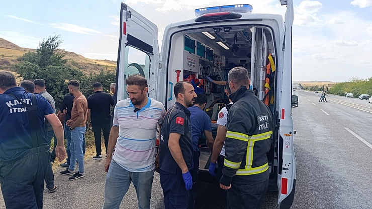 Otomobil şarampole yuvarlandı: 2 yaralı