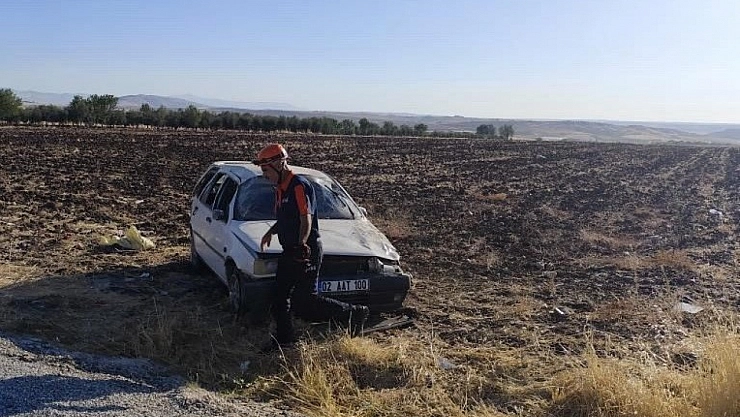 Otomobil takla attı: 2 yaralı