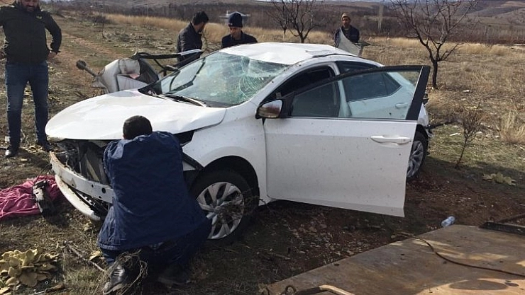 Otomobil takla attı