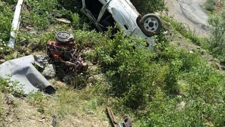 Otomobil uçurumdan yükseldi: 2 kişi öldü
