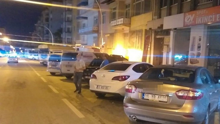 Otomobil yayaya çarptı