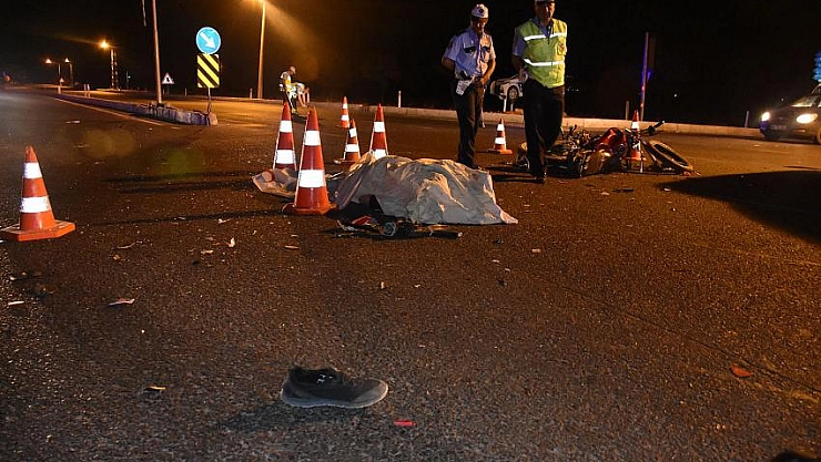 Otomobil ile motosiklet çarpıştı